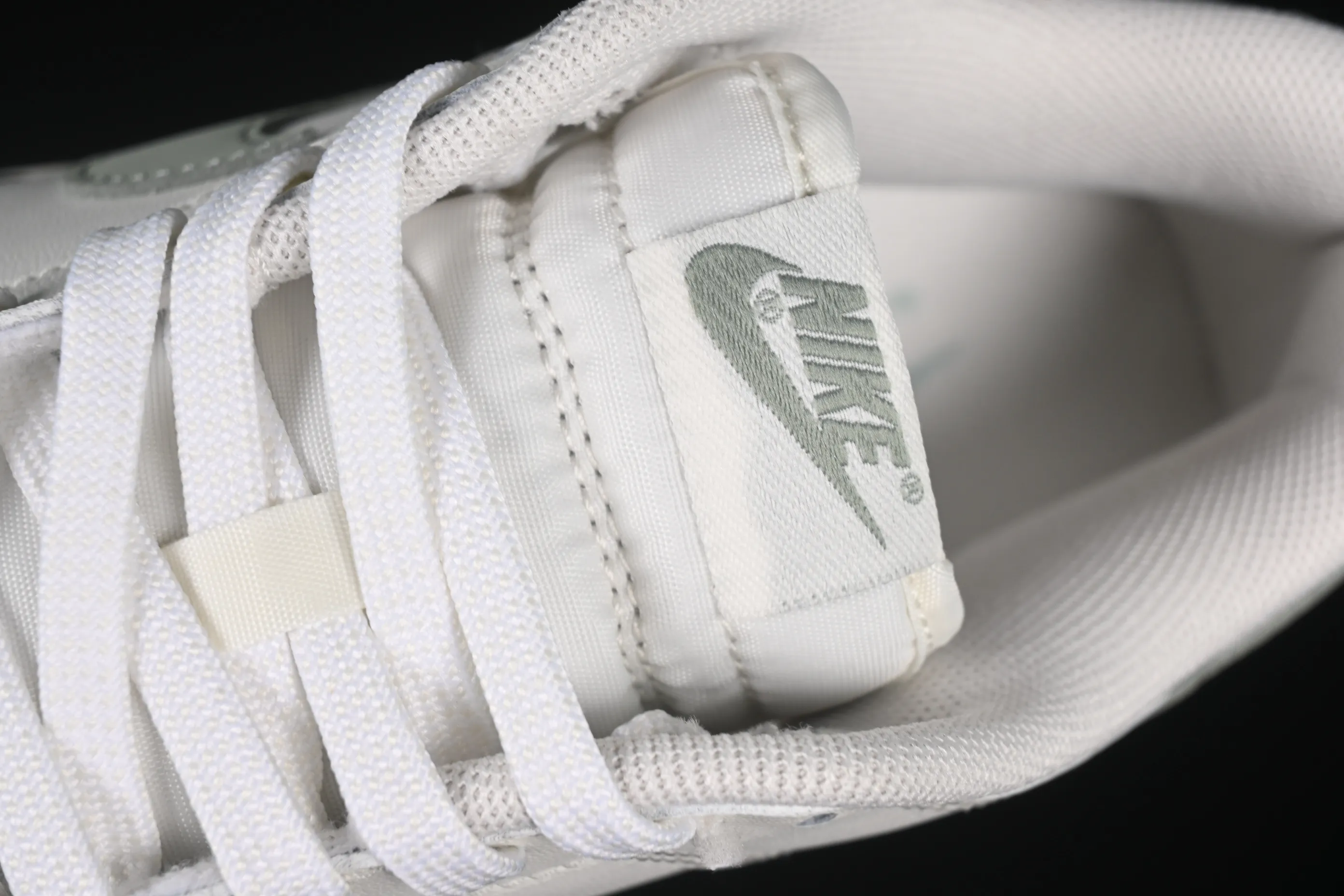 All Categories Nk SB Dunk Series Nk SB Dunk Low Low-top sneakers Nike SB Dunk Low Born Free Anniversary high-end customization Low-top casual sneakers WG0406-021